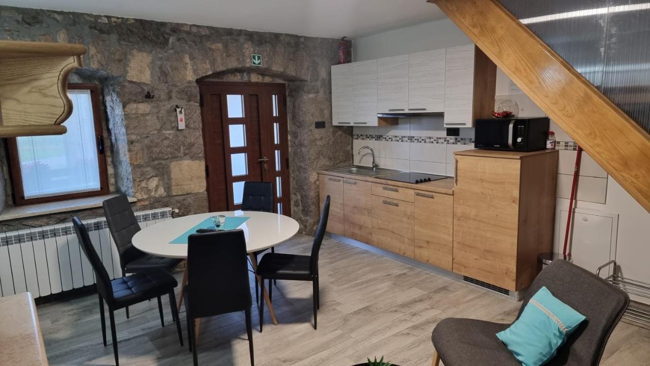 Villa Kos Lupoglav  Eksteriør bilde