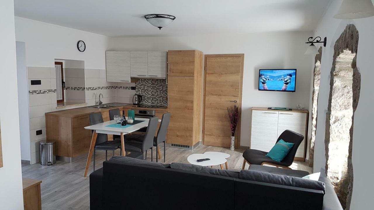 Villa Kos Lupoglav  Eksteriør bilde