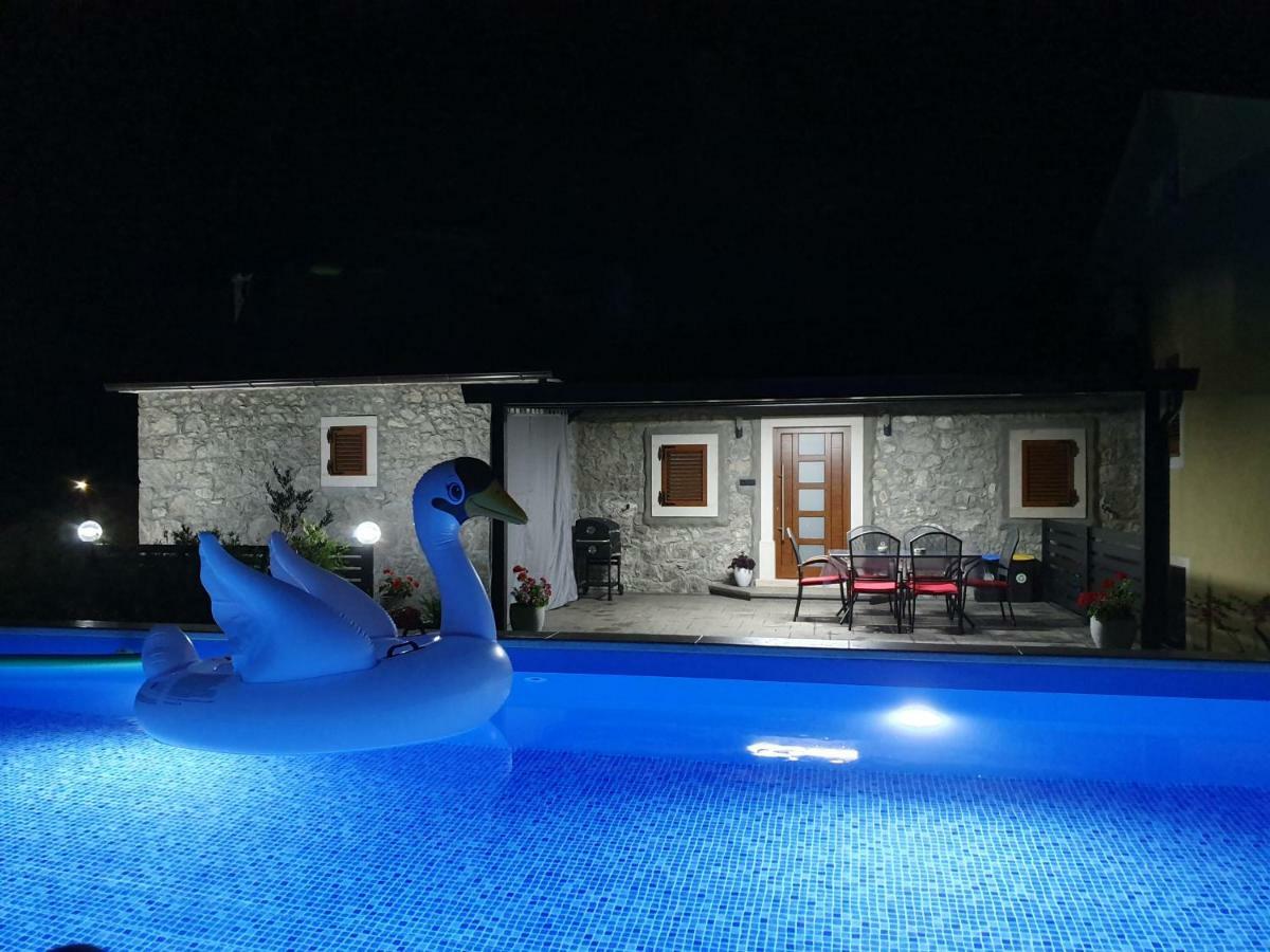 Villa Kos Lupoglav  Eksteriør bilde