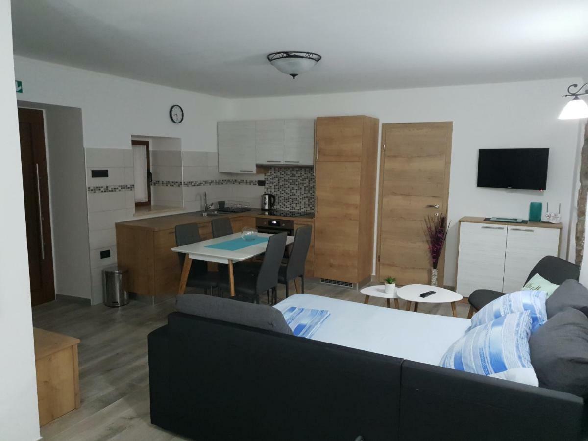 Villa Kos Lupoglav  Eksteriør bilde
